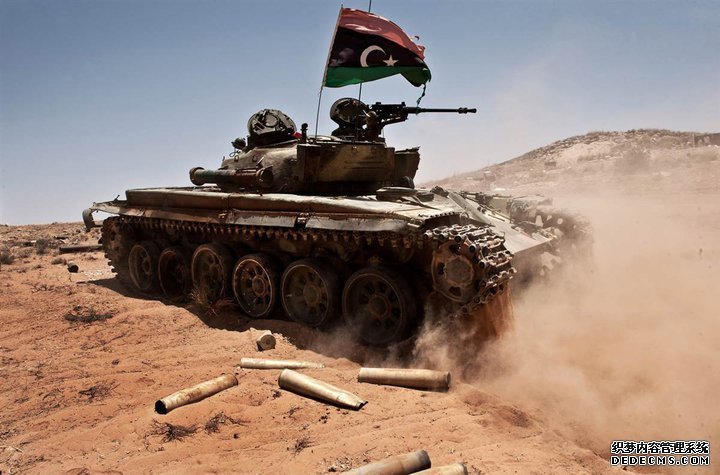 利比亚部分民兵上缴重型武器接受整编